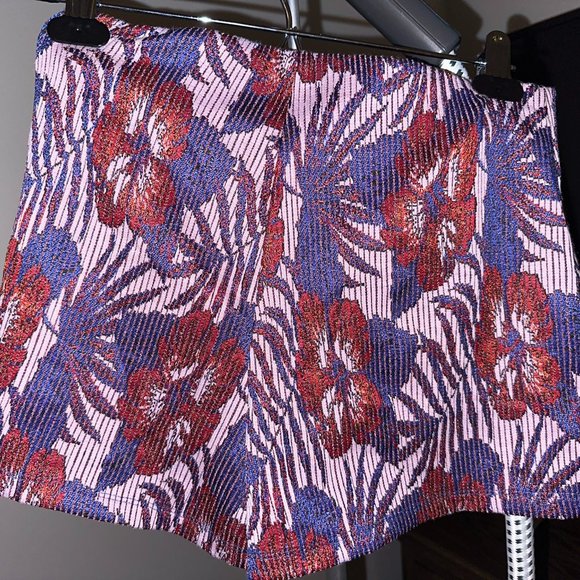 Zara High Rise Floral Shorts, Size M, NWT - Picture 4 of 4